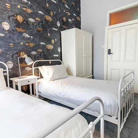 Хостел The House